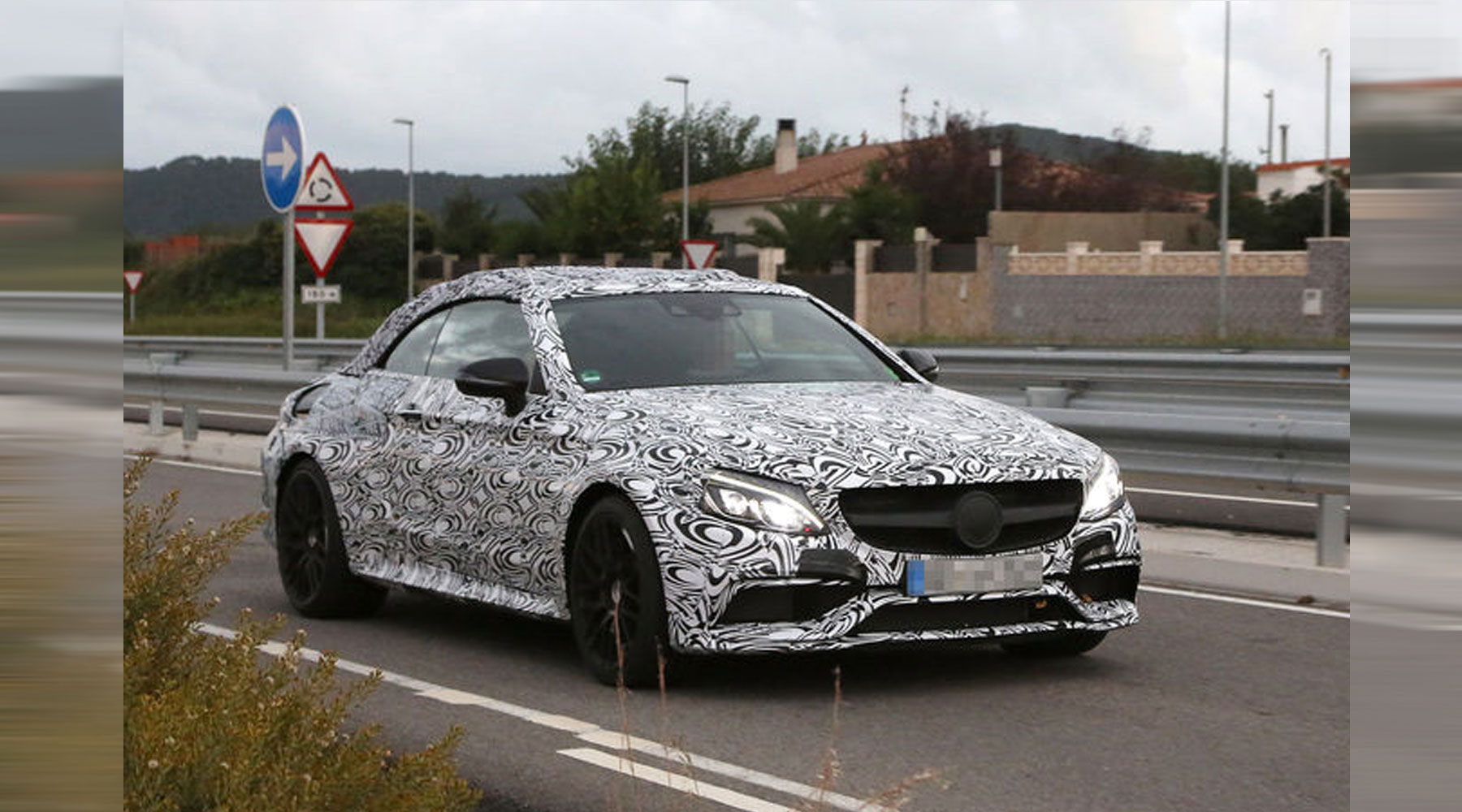 Mercedes-Benz C-Serisi Cabrio AMG (2015)