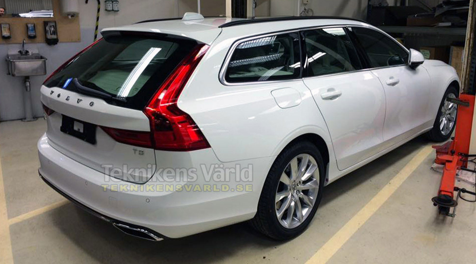 Volvo V90 (2016)